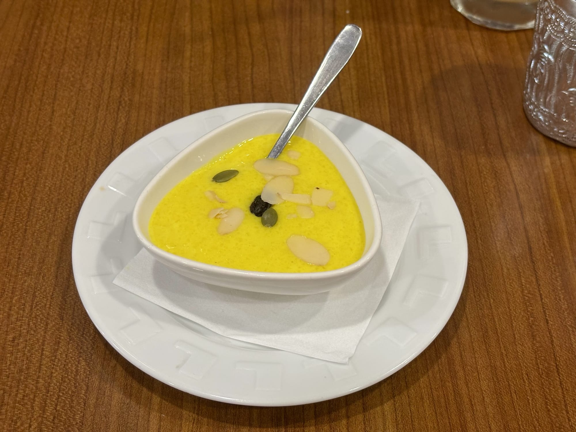 【食記】高雄鼓山 都瓦哩印度廚房酒館｜由香料引路的味覺探險