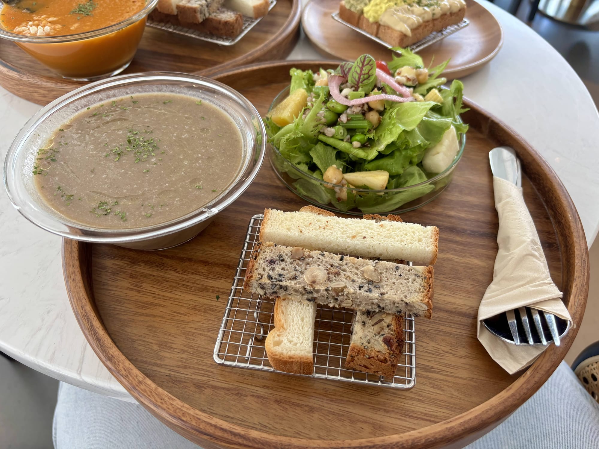 【食記】高雄鼓山 SO UP 輕食館｜內惟藝術中心裡的無麩質輕食驚喜